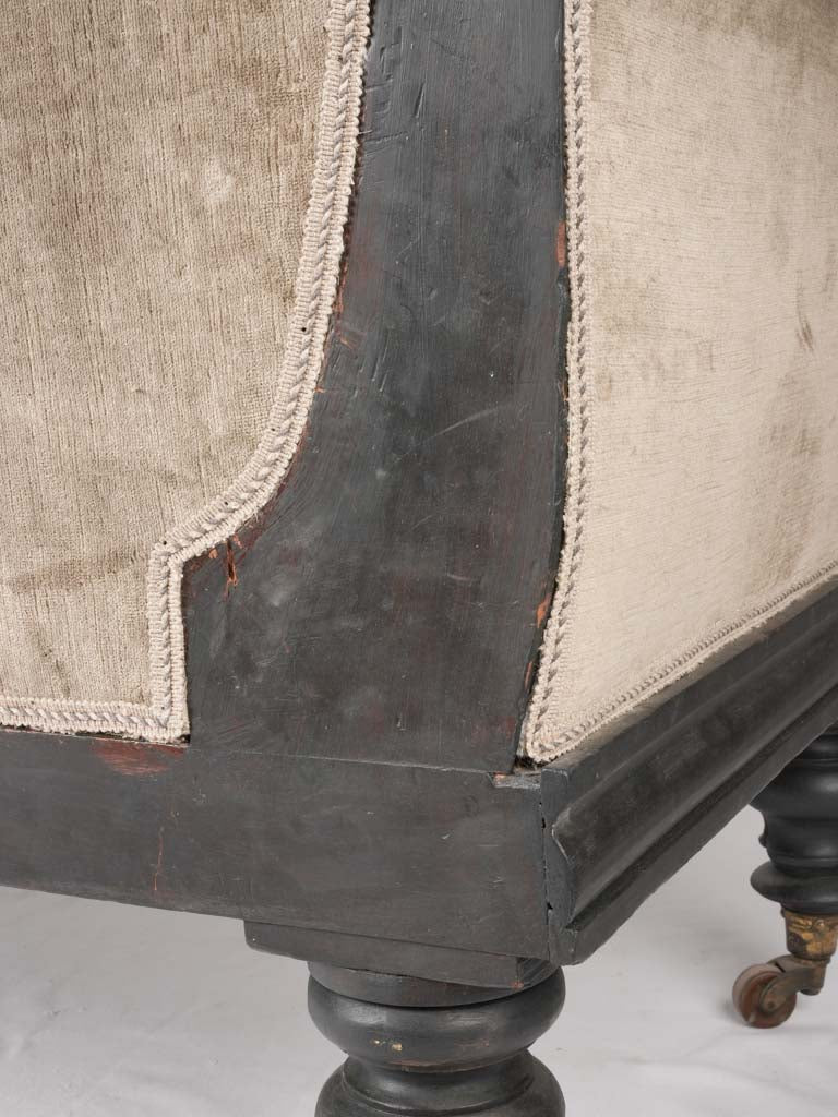 Napoleon III chaise longue 64½"