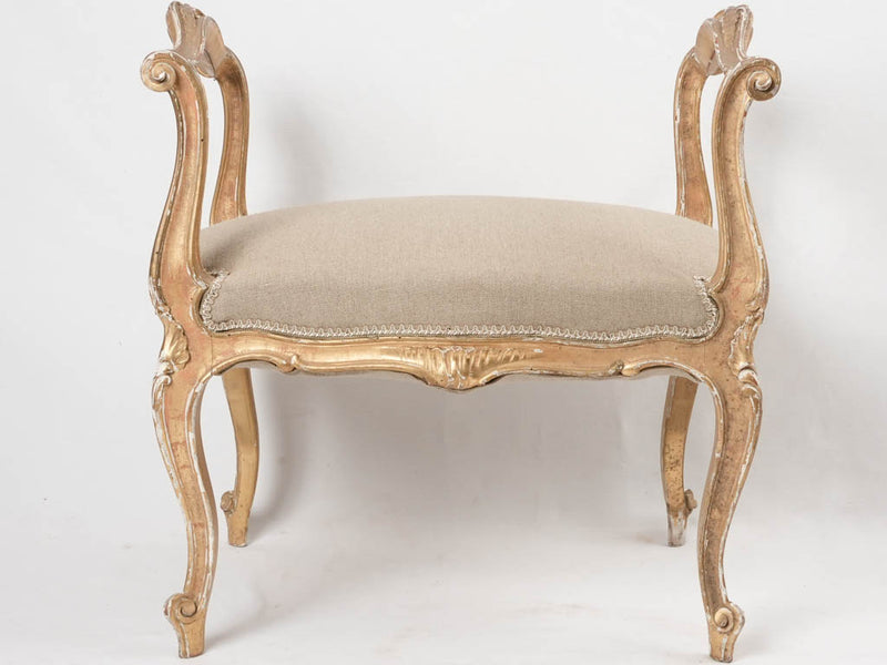 Fatigued gilded stucco French seat