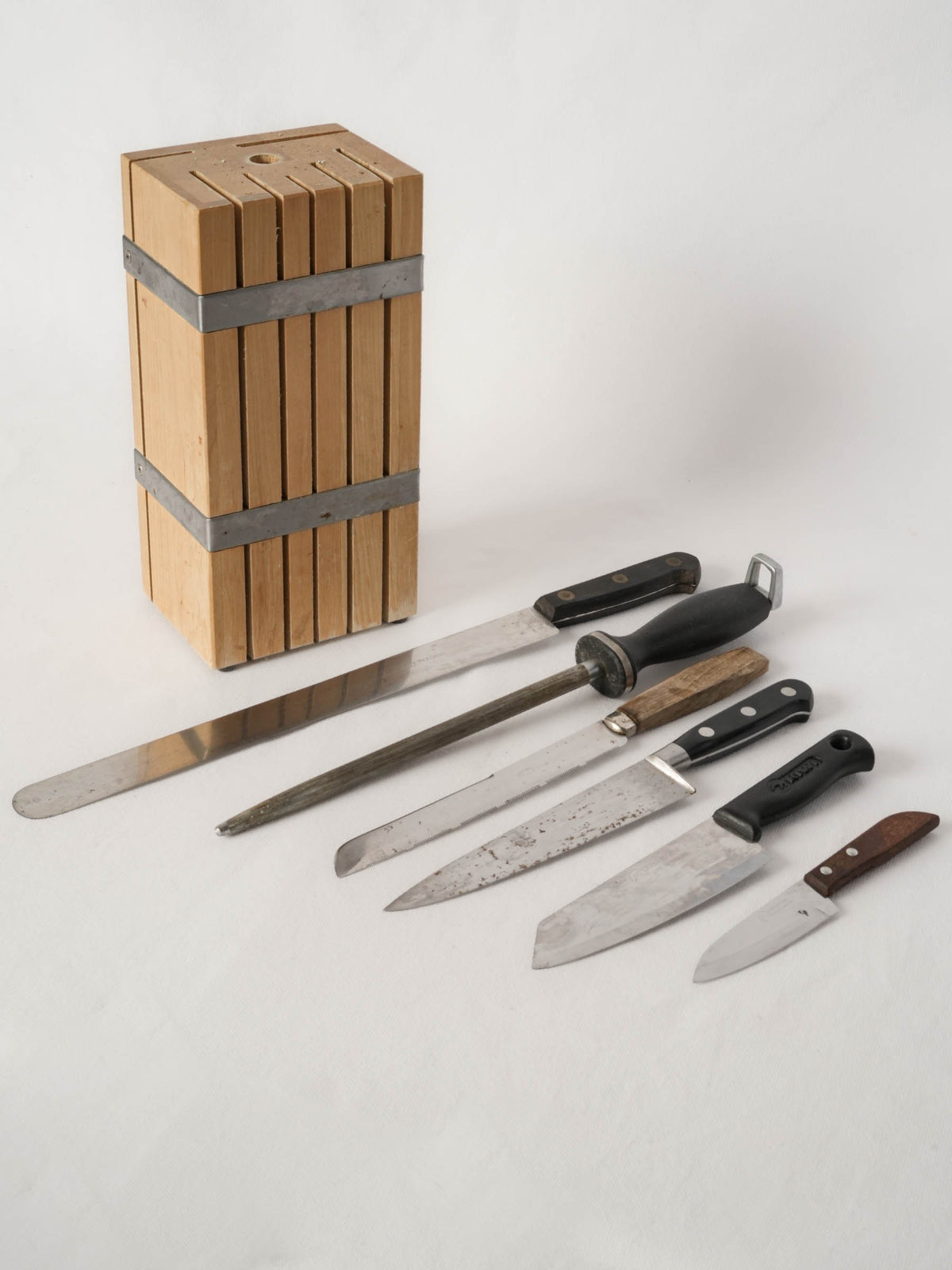French Knife Set in a Wooden Block from Patricia Wells’s Cooking School - Set 4