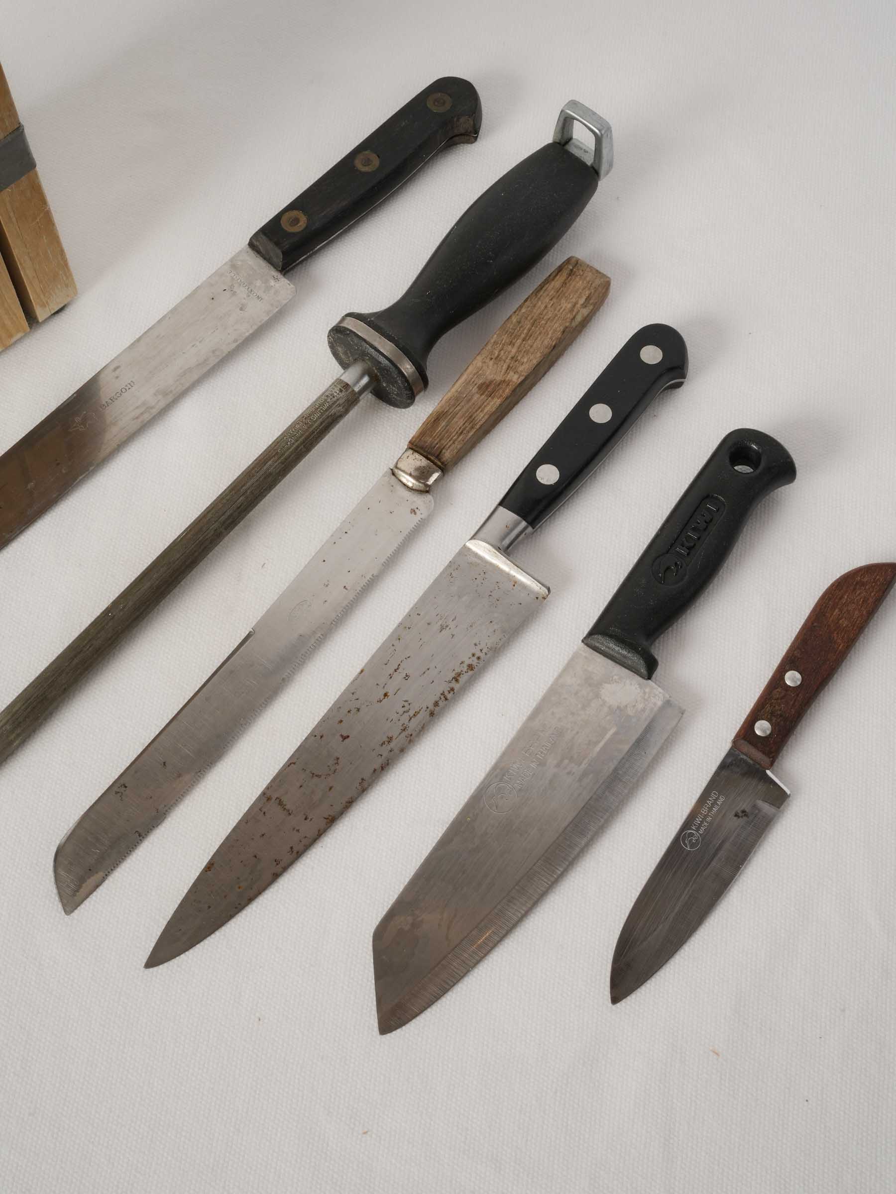French Knife Set in a Wooden Block from Patricia Wells’s Cooking School - Set 4