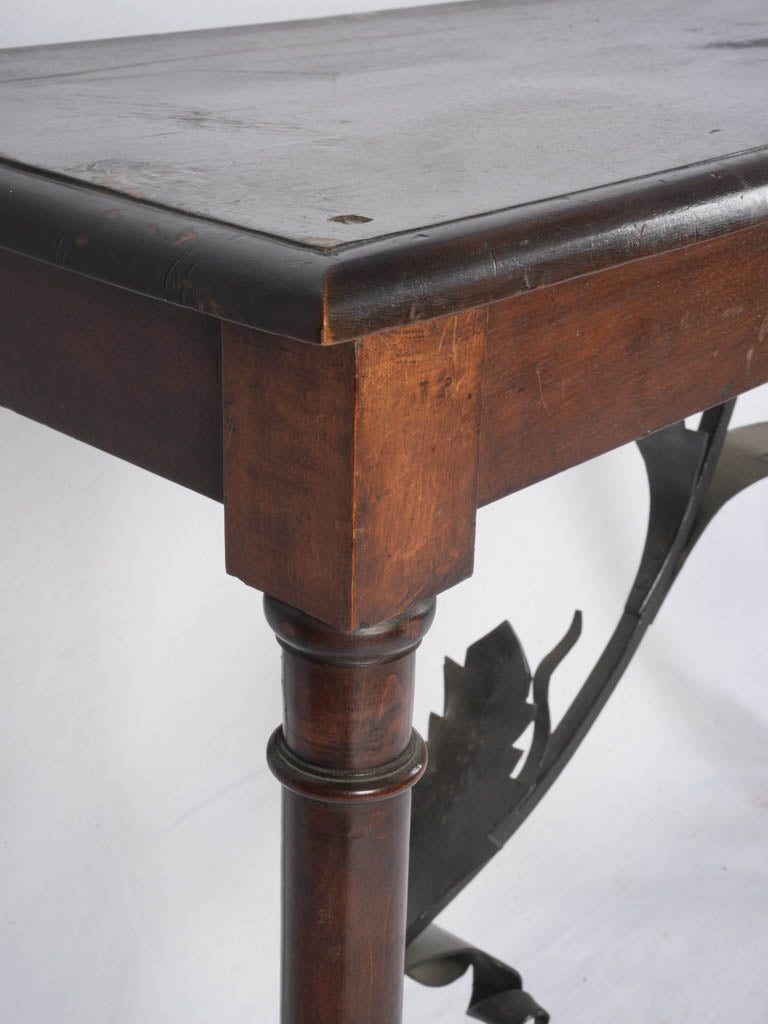 Compact Mediterranean entryway table