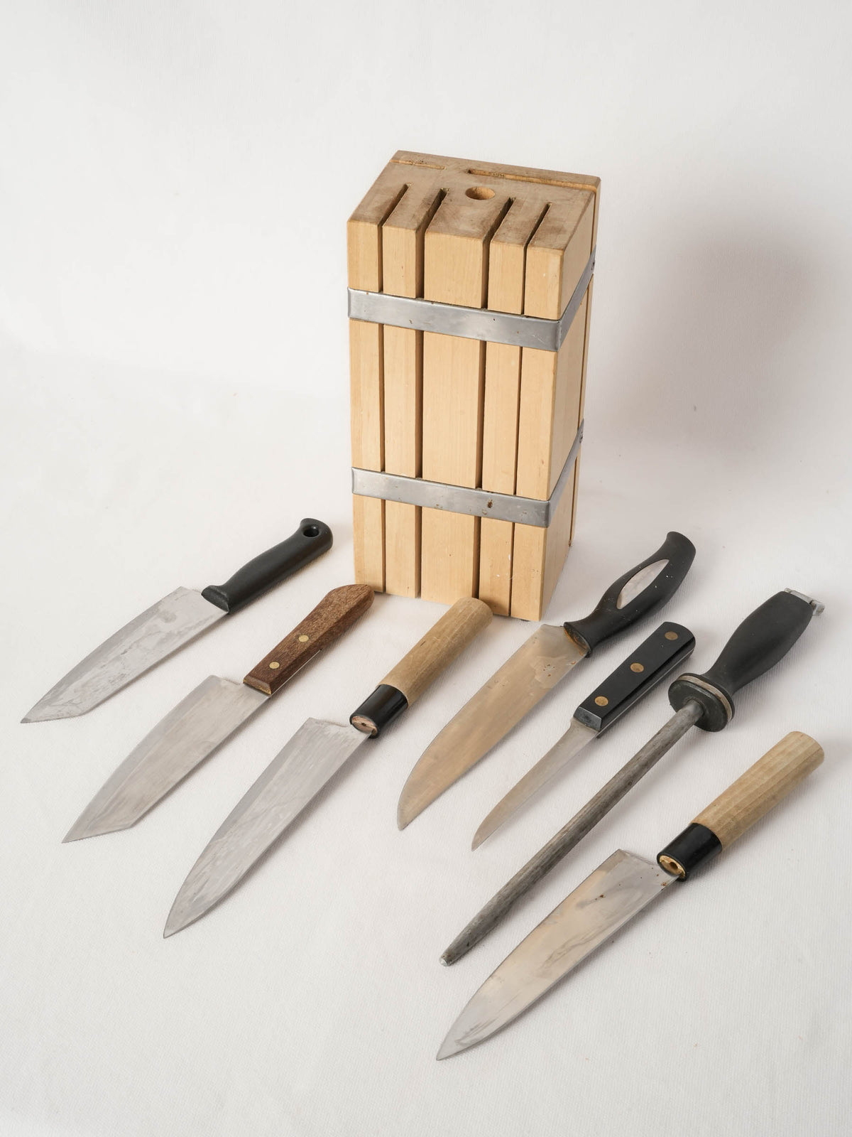 French Knife Set in a Wooden Block from Patricia Wells’s Cooking School - Set 3