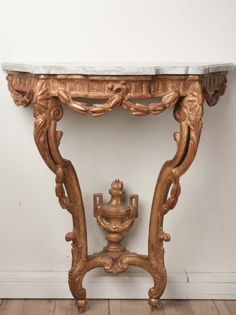 Large urn feature on vintage table