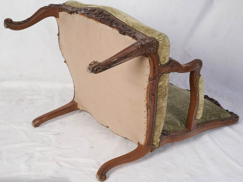 Inviting, wide French-style armchairs