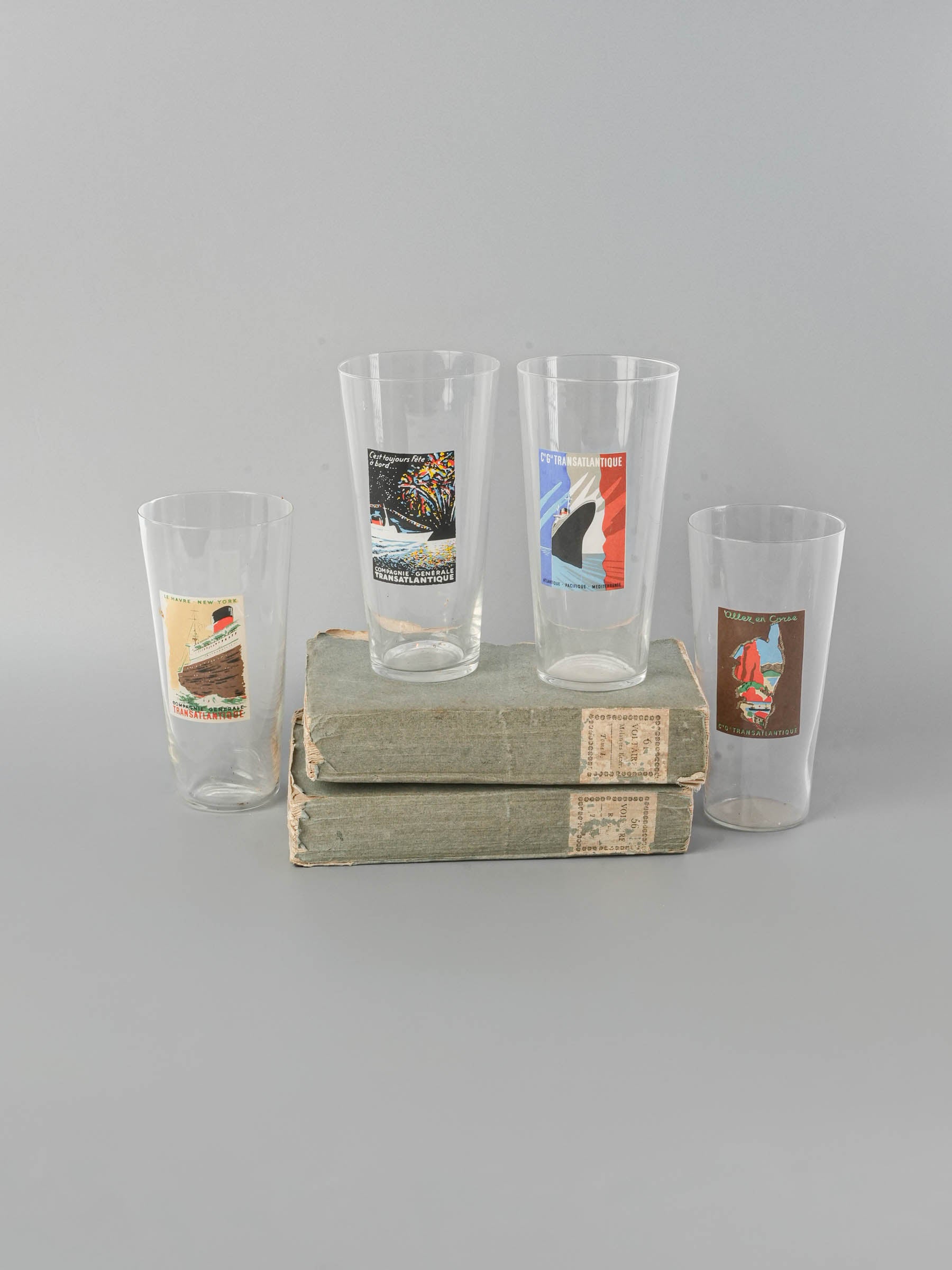 Elegant maritime memorabilia tumblers