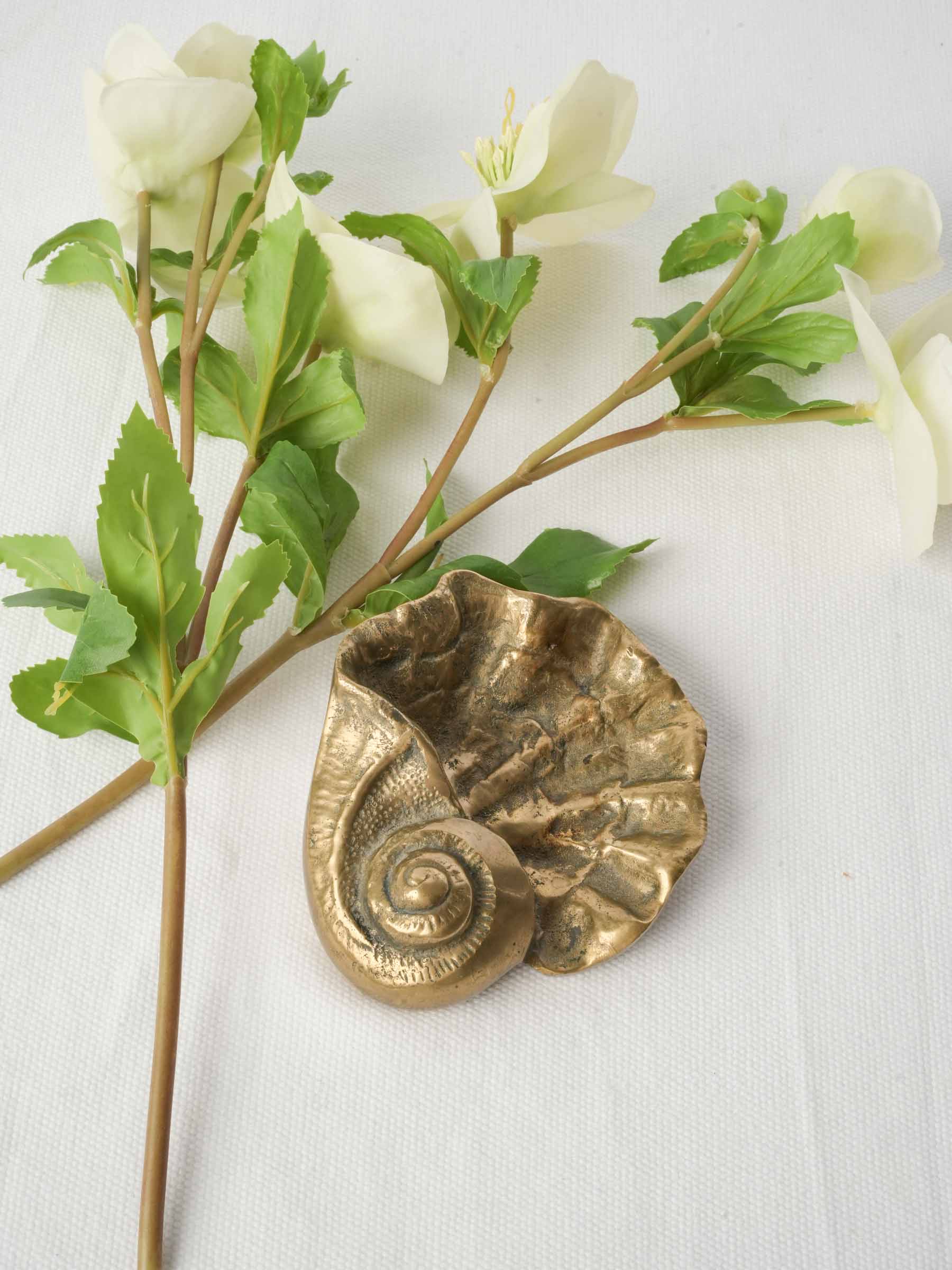 Vintage charming ashtray shell-shaped