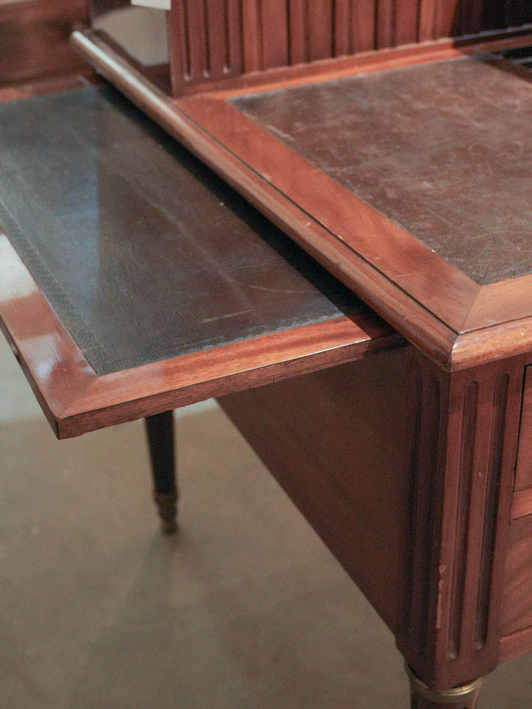 Richly patinaed mahogany furniture  