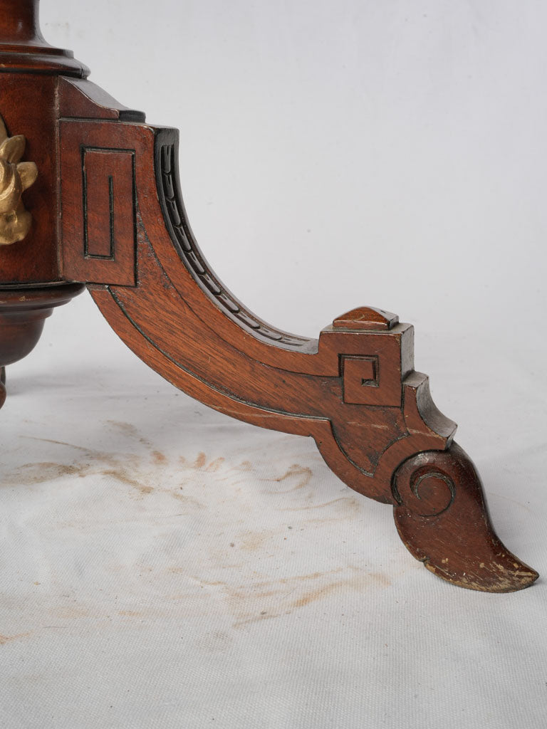 Rich mahogany crafted guéridon