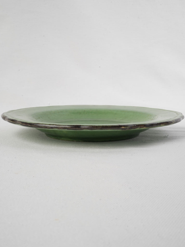 Rustic lobed edge pottery