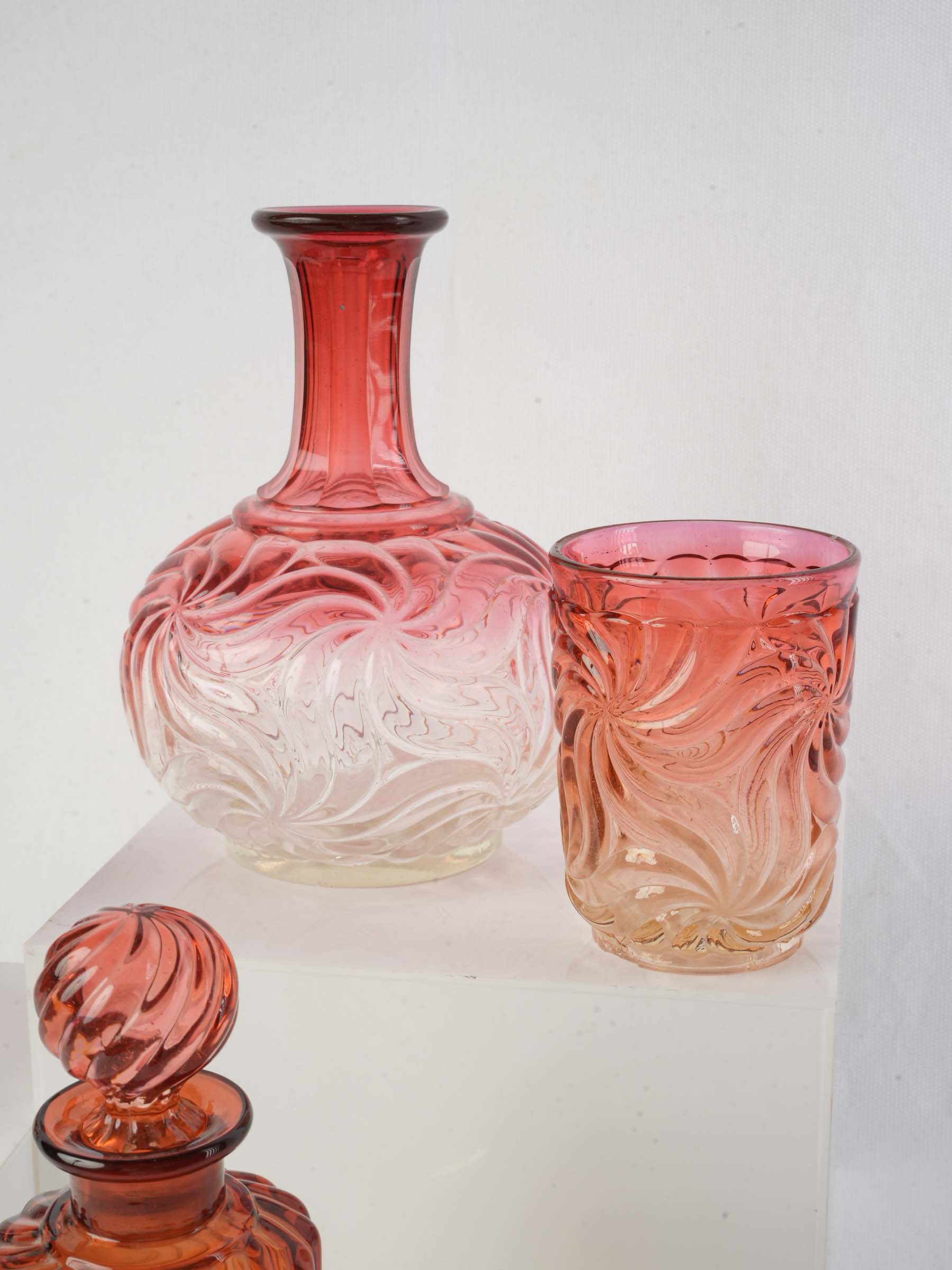 工芸品 baccarat 19th Century Baccarat Crystal Vanity Set and Night Service
