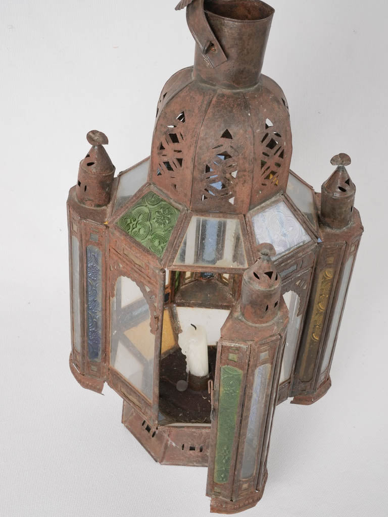 Multifaceted stained glass bath lantern
