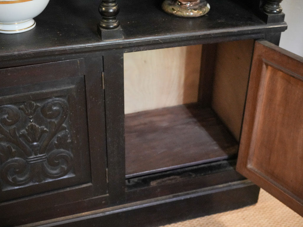 Functional and elegant bookcase  