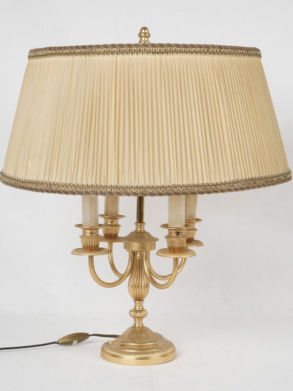 Antique French bouillotte elegant table lamp