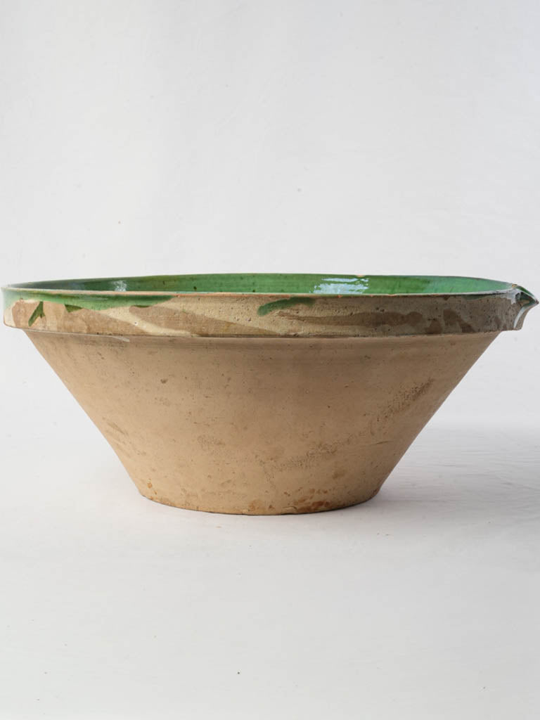 Timeless utilitarian cooking basin