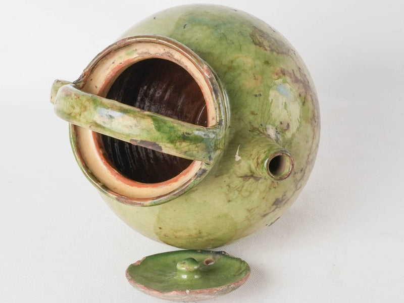 Pale green water pitcher w/ lid 11¾"