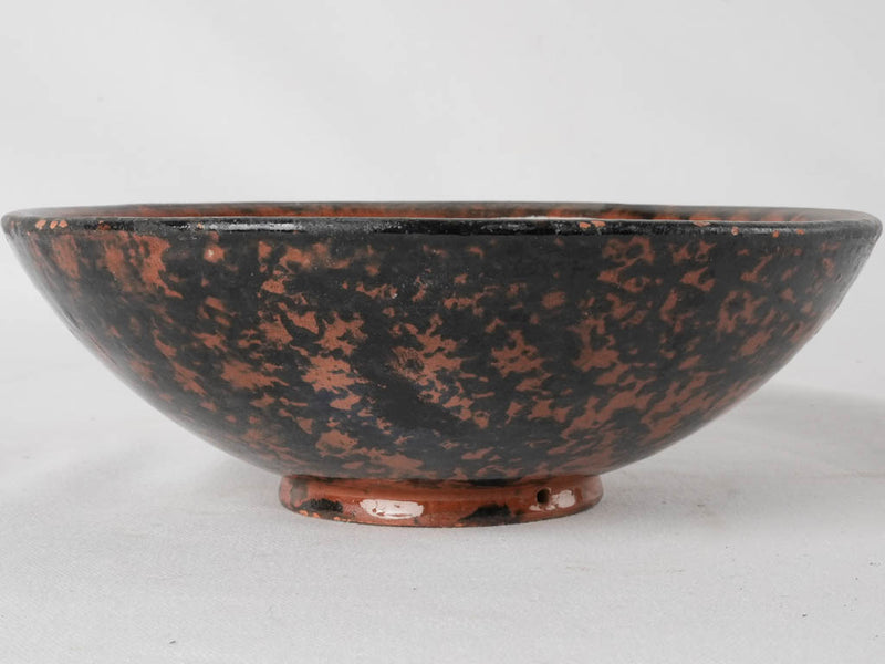 Retro patterned brown serving dish