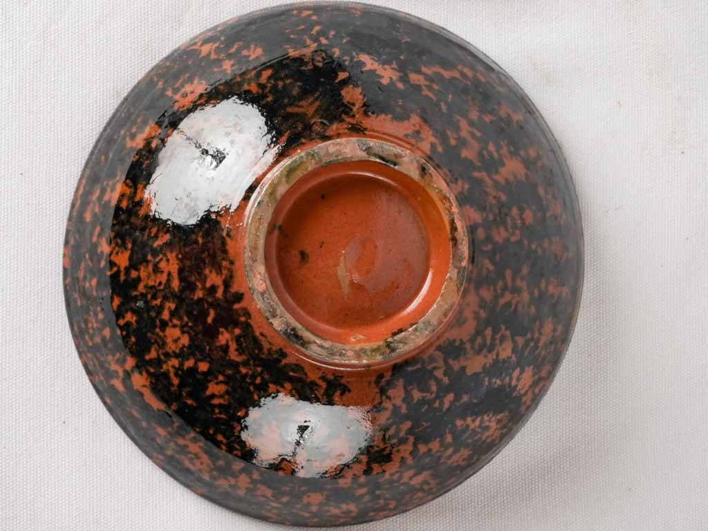 Charming old-world design salad bowl