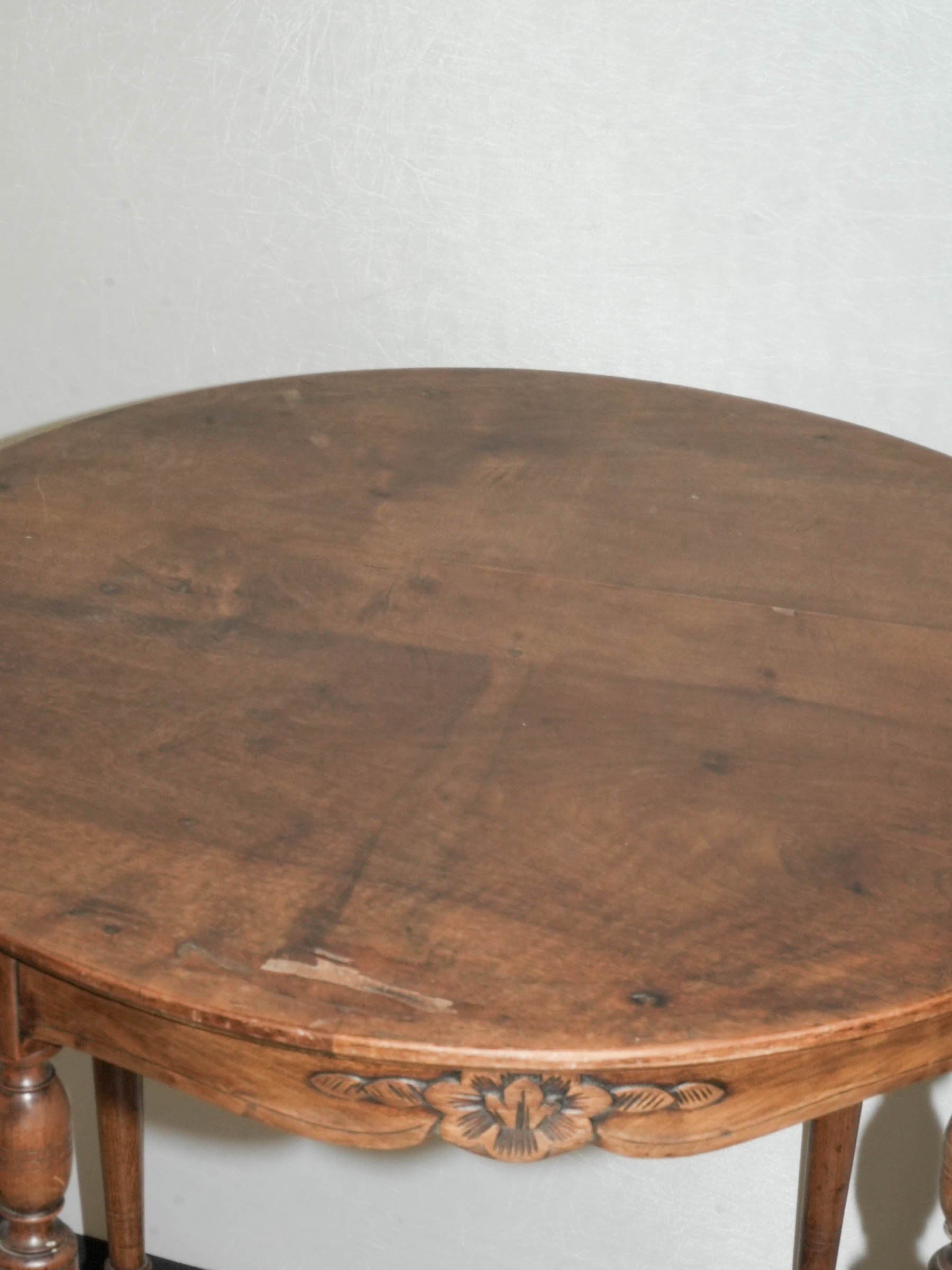 Antique French Provincial Round Oak Table with Carved Floral Apron - 29½"