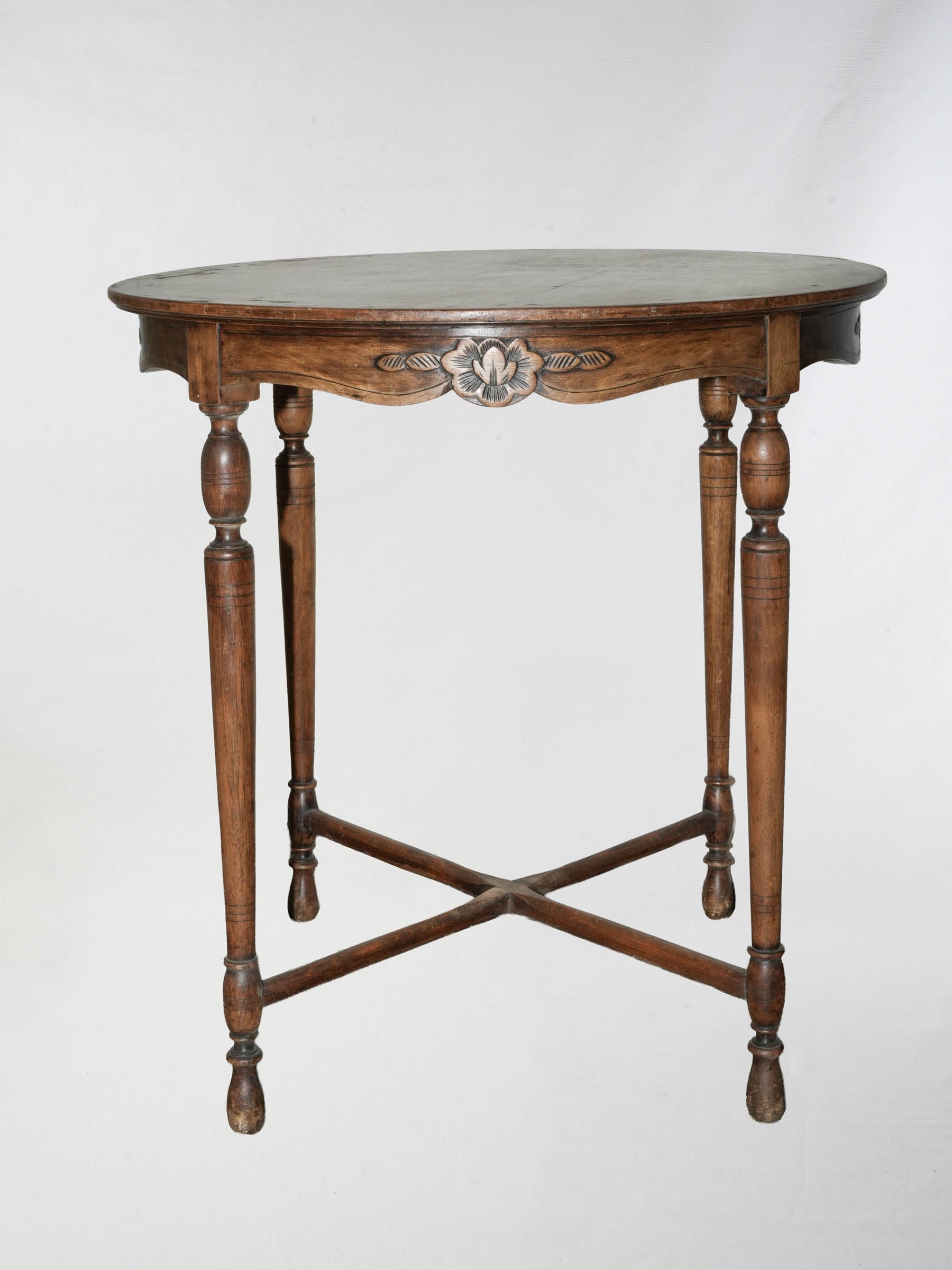 Antique French Provincial Round Oak Table with Carved Floral Apron - 29½"