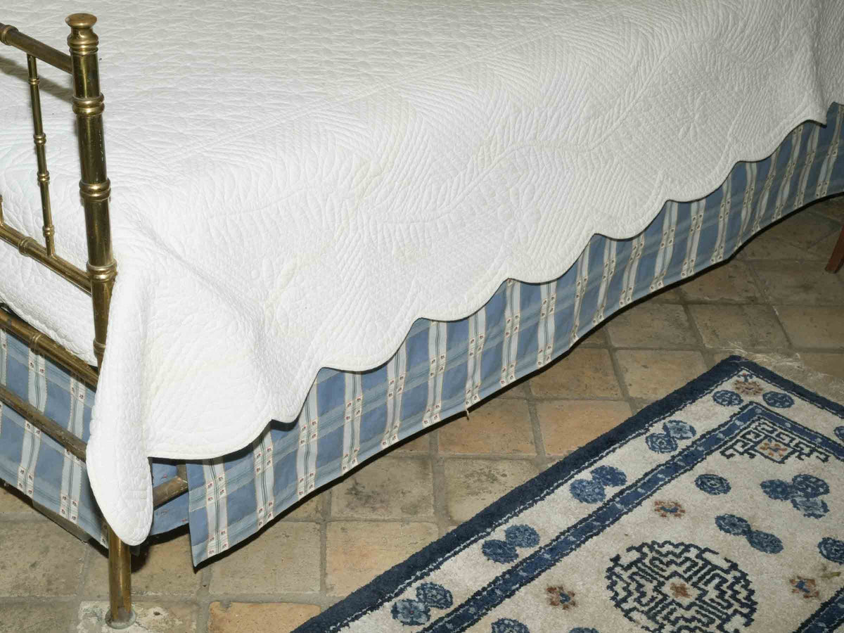 Provençal White Boutis Quilt with Scalloped Edge Single Size - 86½" x 58"