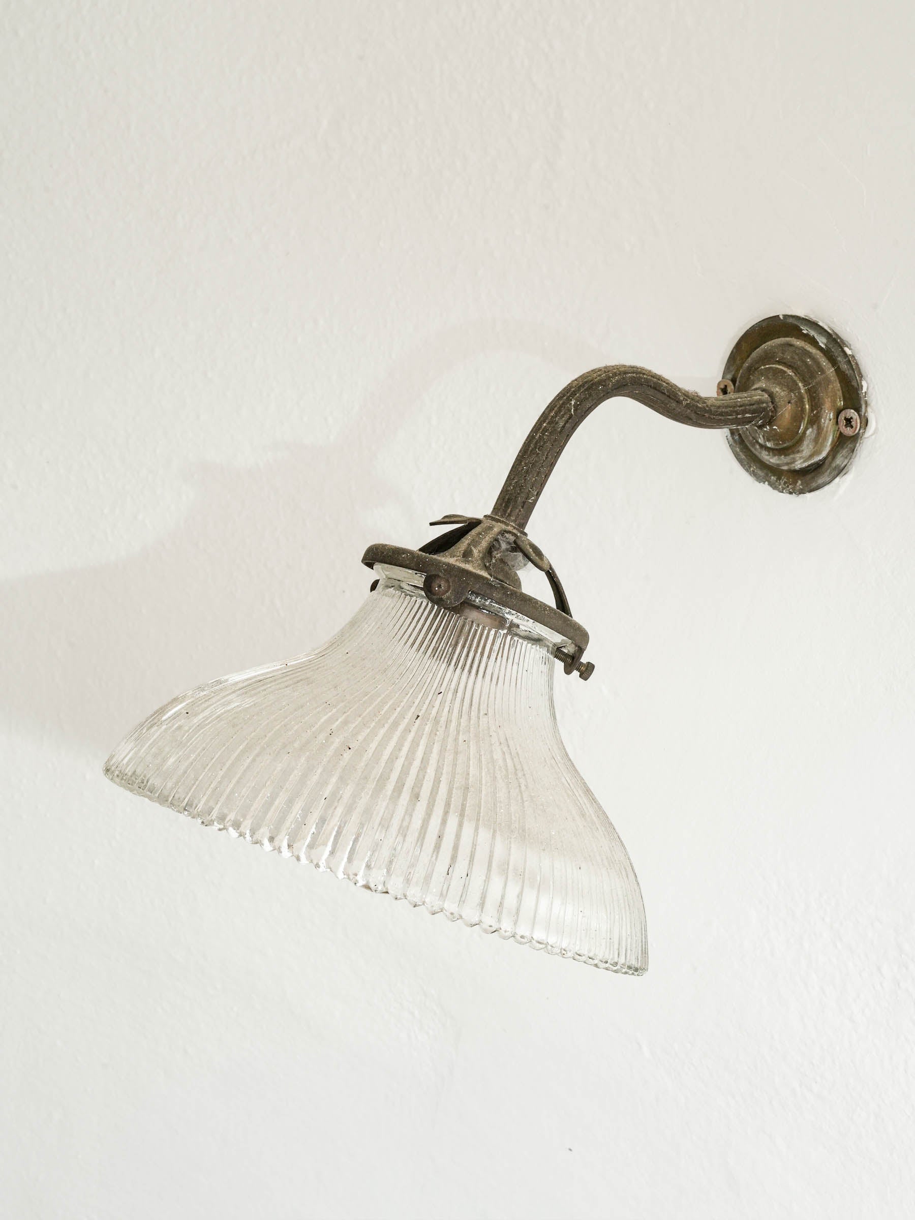 Vintage French Brass Wall Sconce with Ribbed Frosted Glass Shade