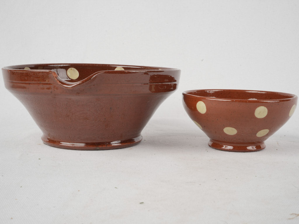 Mid-century spotted retro bowl set
