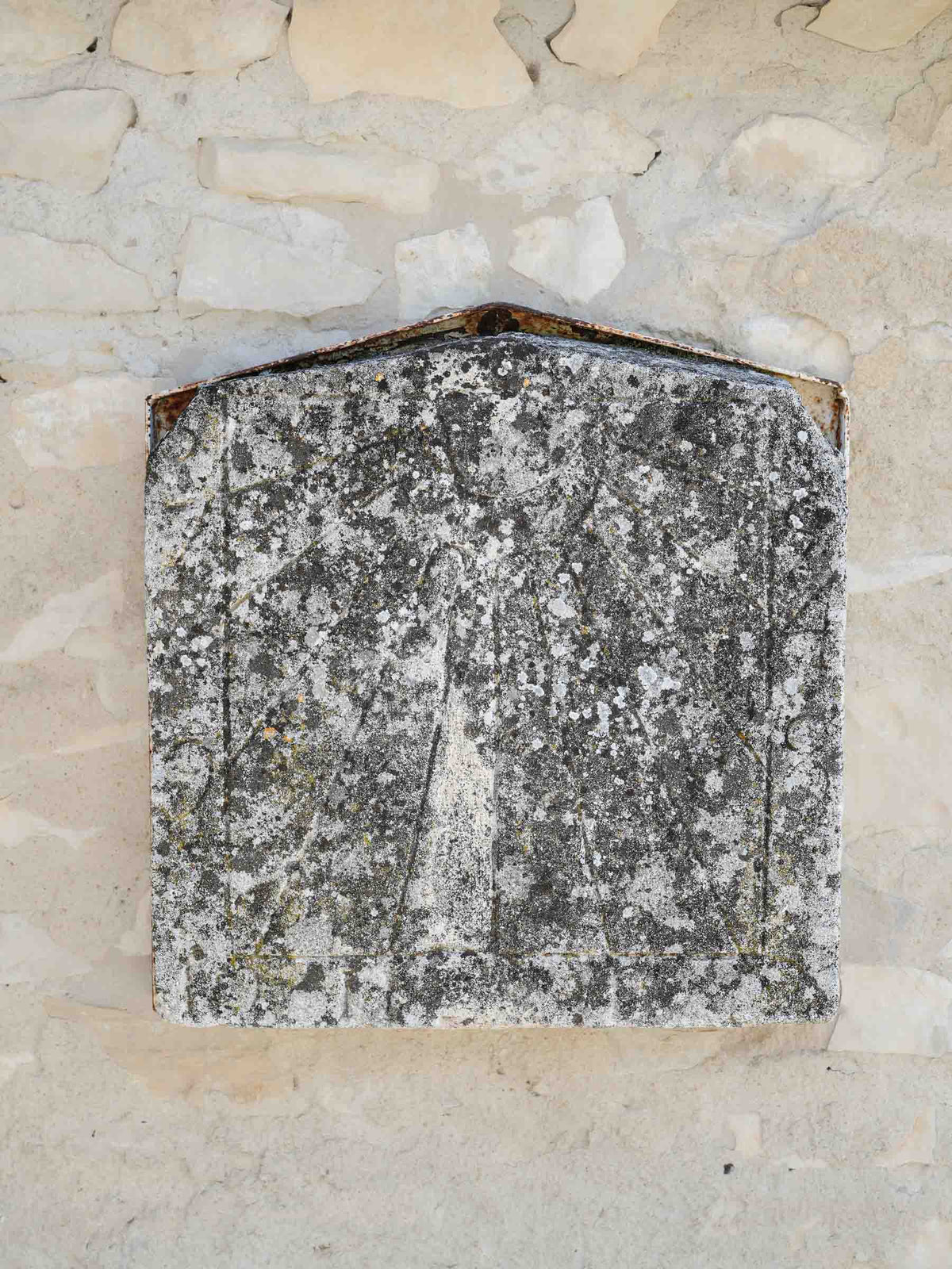Stone Sundial w/ Weathered Patina 19¾" x 19¾"