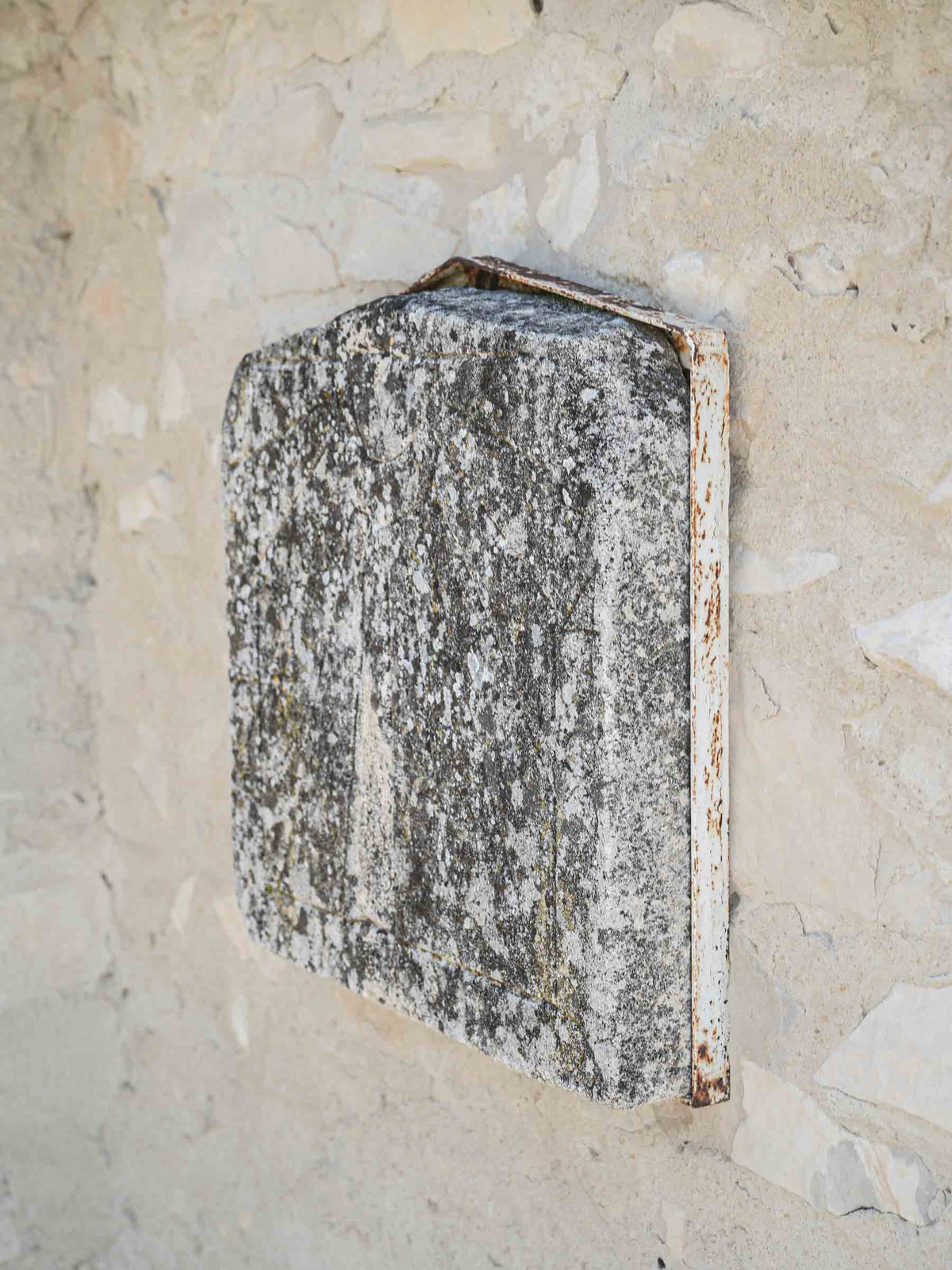 Stone Sundial w/ Weathered Patina 19¾" x 19¾"