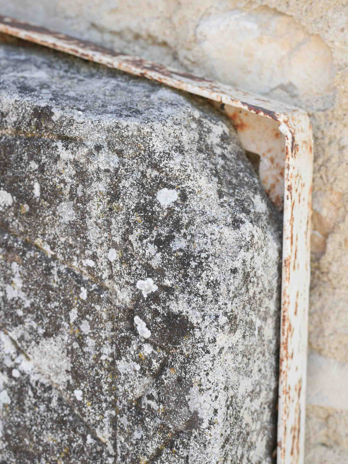 Stone Sundial w/ Weathered Patina 19¾" x 19¾"