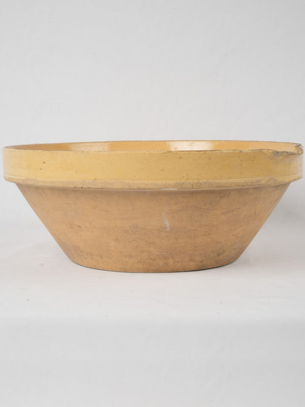 Antique custard-yellow glazed Tian bowl