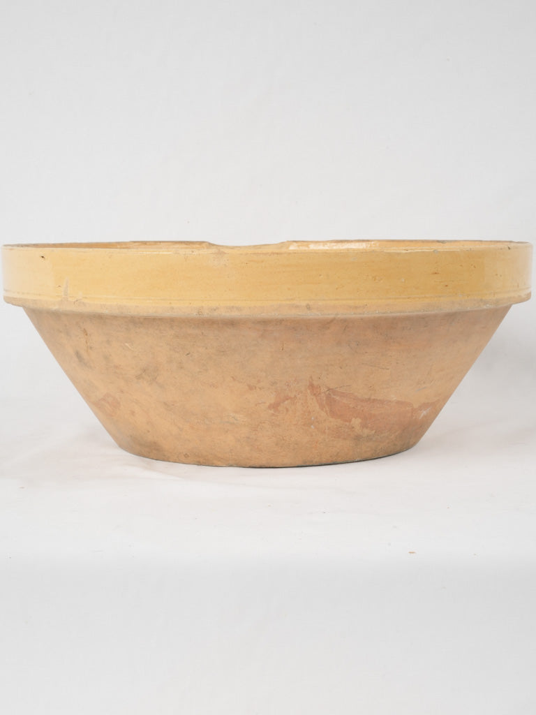 Elegant French Tian bowl, no handles