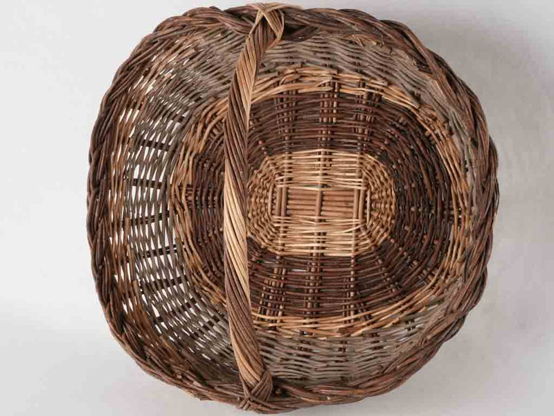 Very large wicker harvest basket 20½"