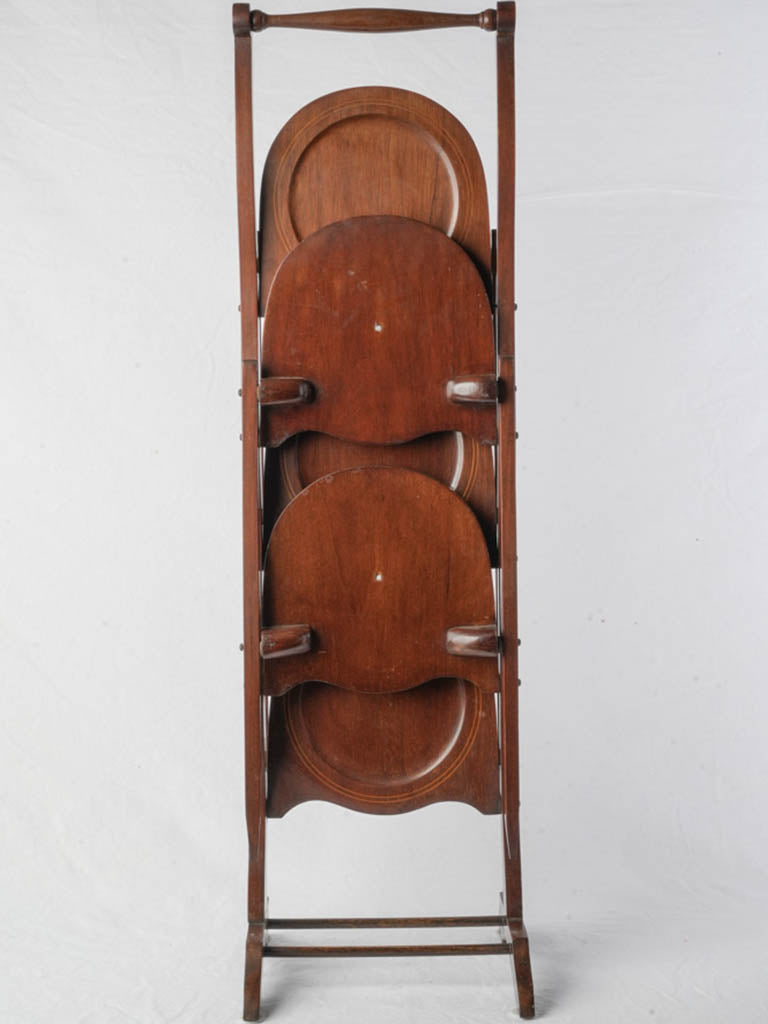 Compact hand-carved dessert stand  