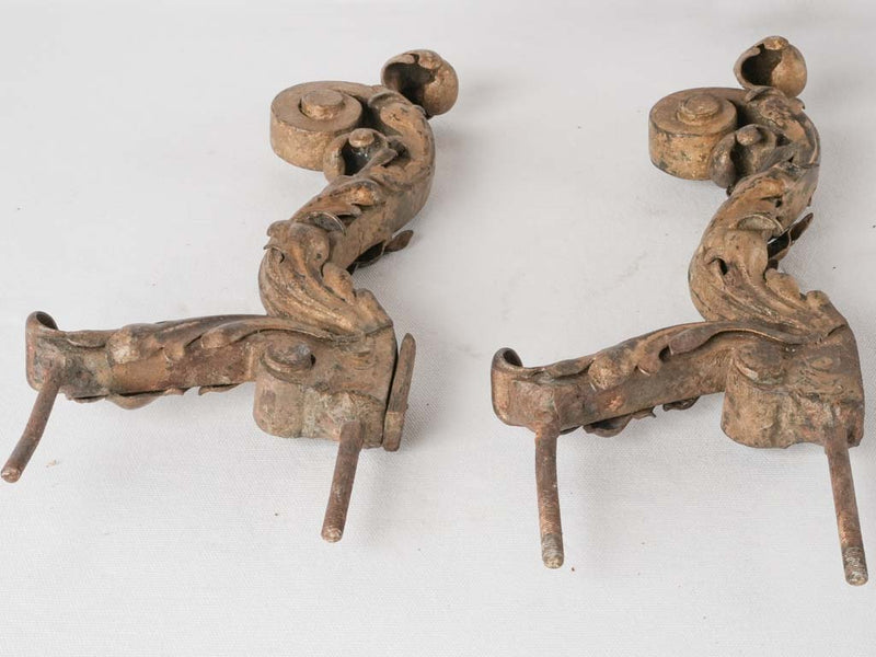 Collection of salvaged iron elements / brackets - 18th century Louis XV - 22¾"