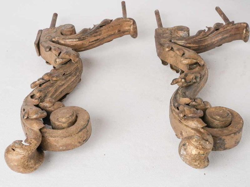 Collection of salvaged iron elements / brackets - 18th century Louis XV - 22¾"