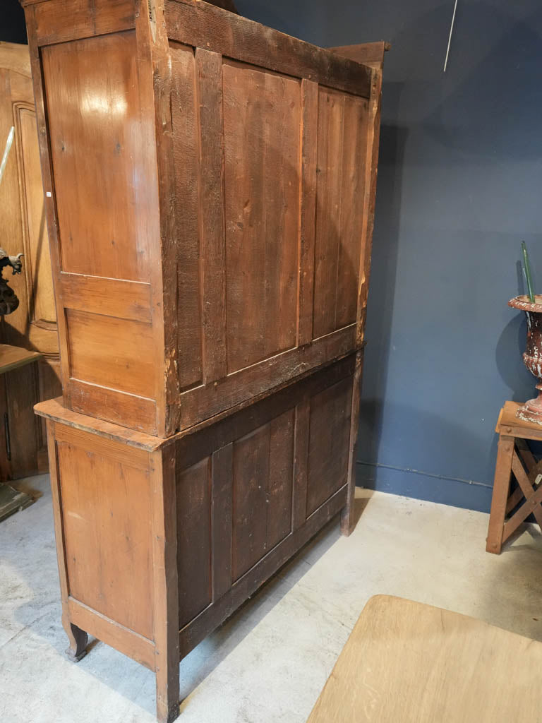 Early 19th-Century Beautiful Provençal Walnut Two-Part Buffet w/ Vitrine - 92½"