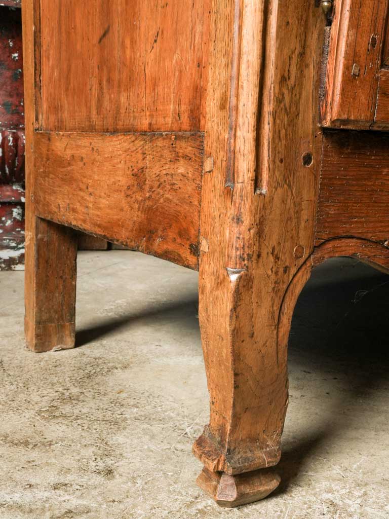 Early 19th-Century Beautiful Provençal Walnut Two-Part Buffet w/ Vitrine - 92½"