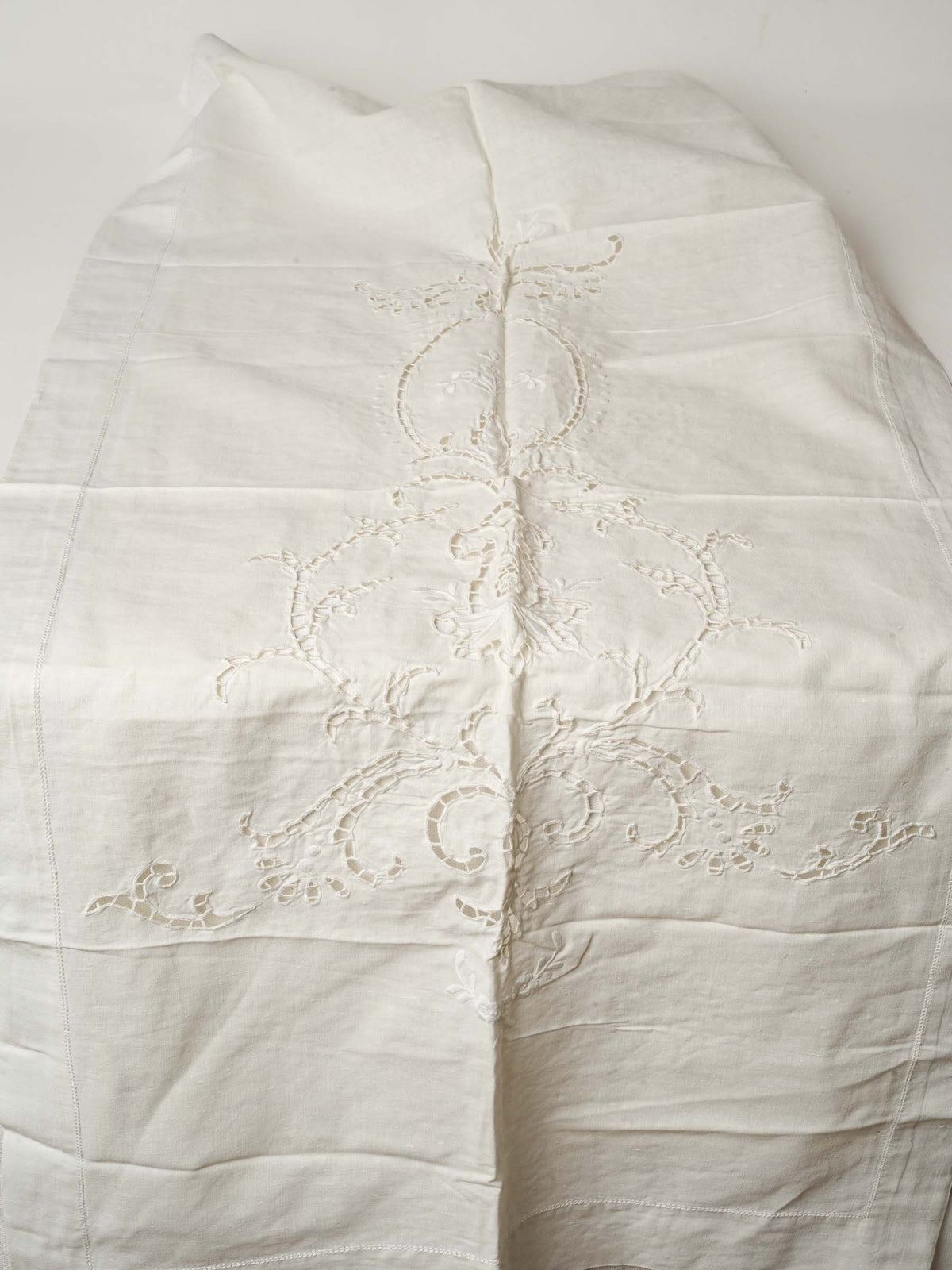 Vintage French Curtain w/ pretty Embroidery - White 46¾" x 22½"