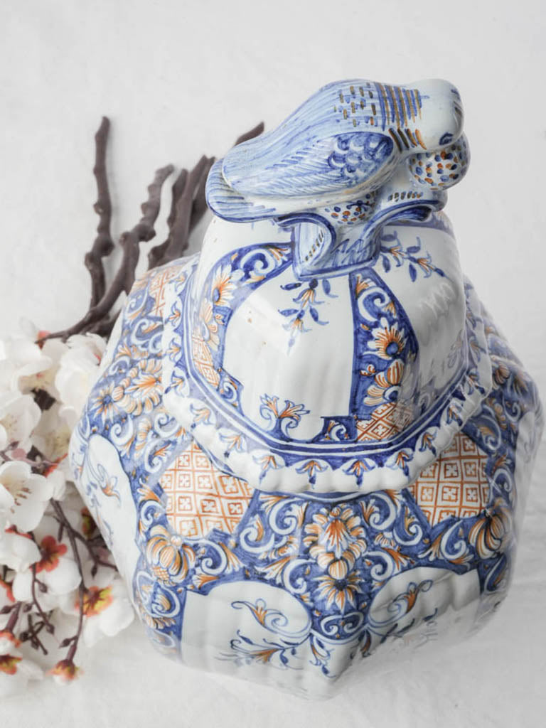 Decorative ribbed baluster ginger jar