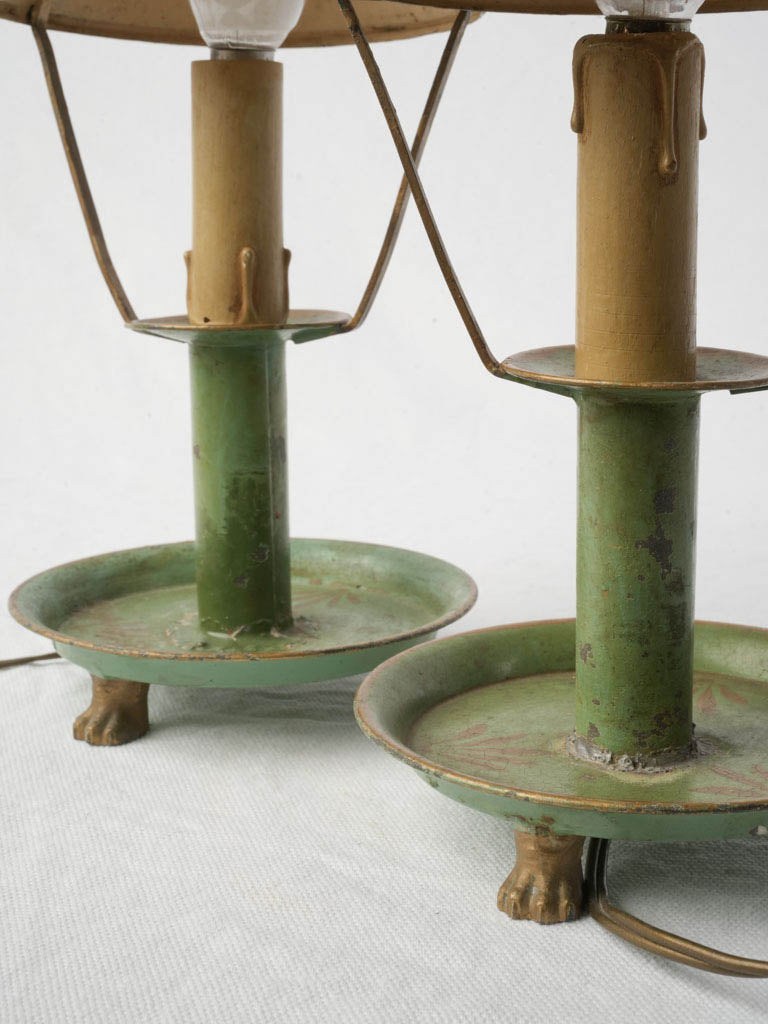 Decorative paw-footed table lamps  