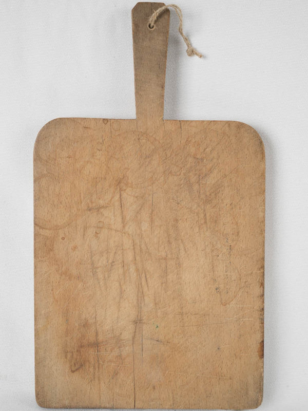 Antique French cutting board w/ round shoulders & long handle 17" x 9¾"