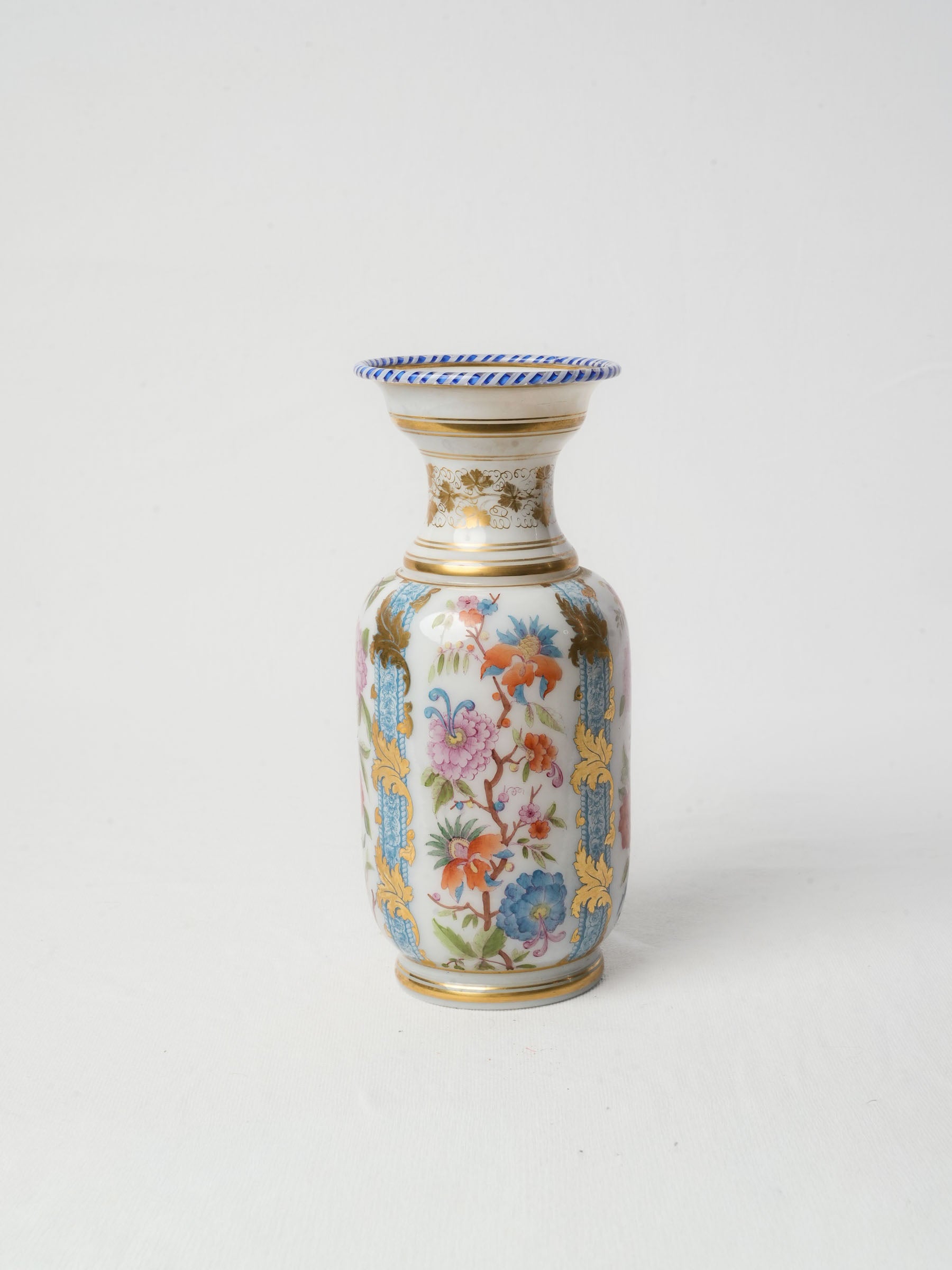 Exquisite 19th Century Baccarat Opaline Vase - 10¾"