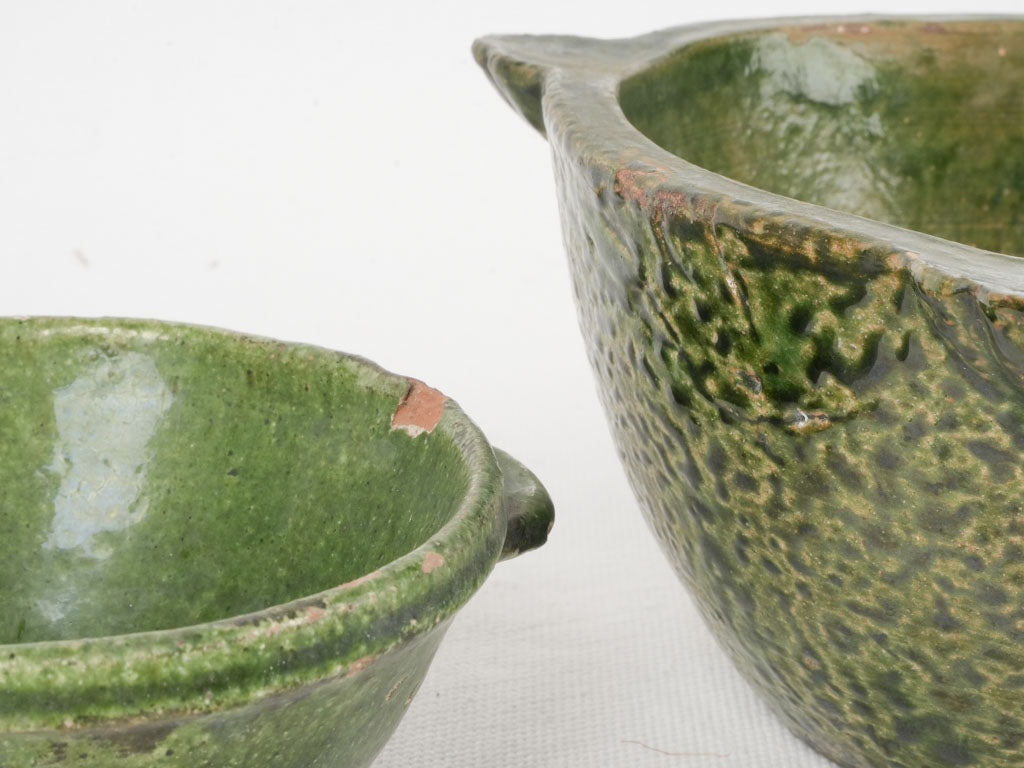Elegant artisanal bird feeder pot