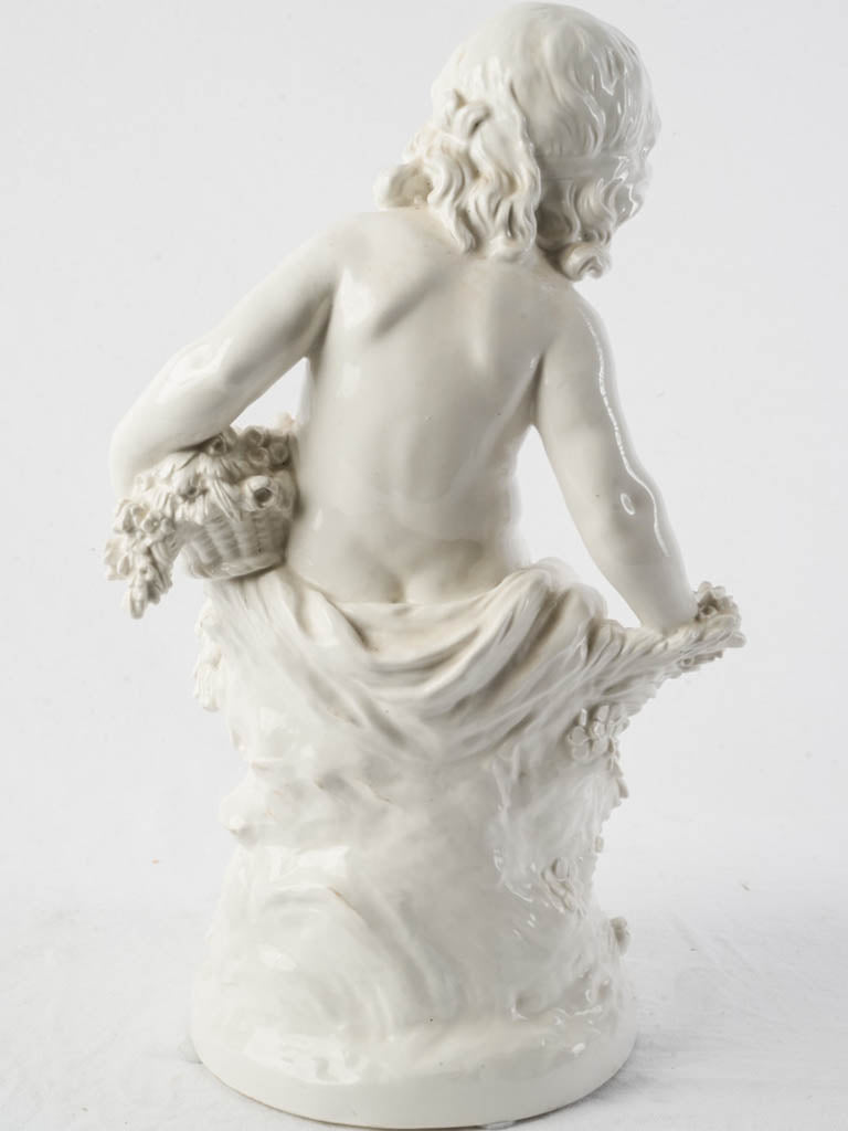 High-gloss Capodimonte porcelain sculpture  