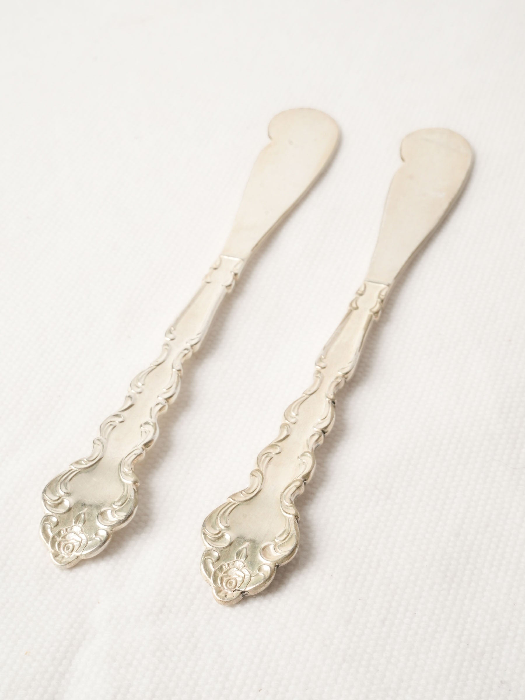 Pair of Vintage American Silverplate Butter Knives