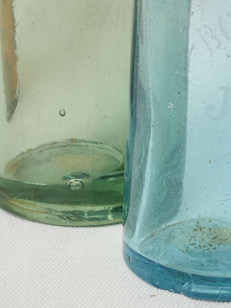 Distinctive acid-etched glass containers