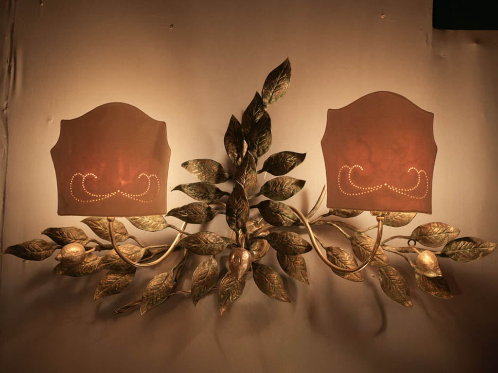 Decorative Hans Möller crafted sconce