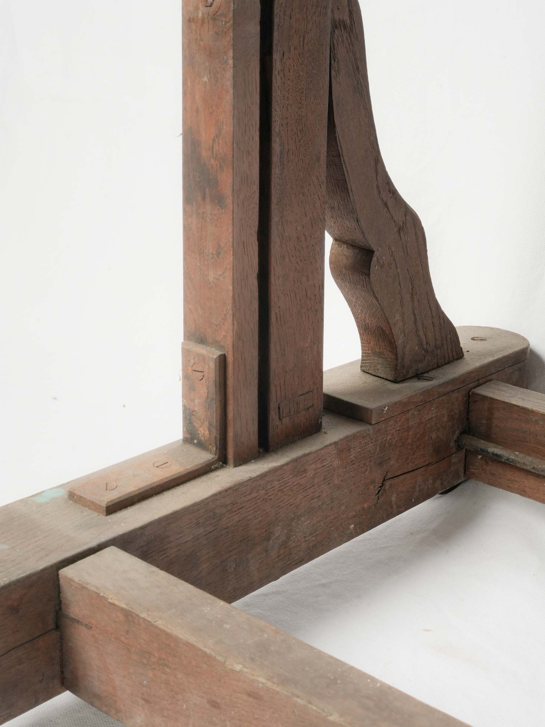Historic atelier-style art easel  