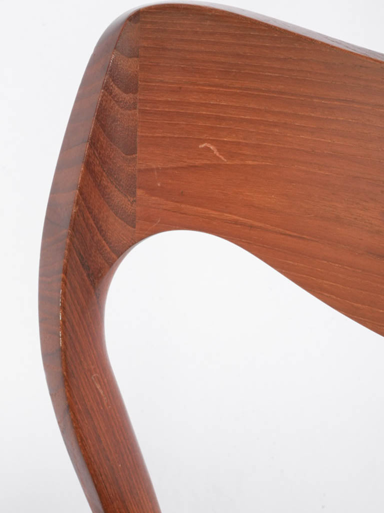 Textured fabric upholstered seats