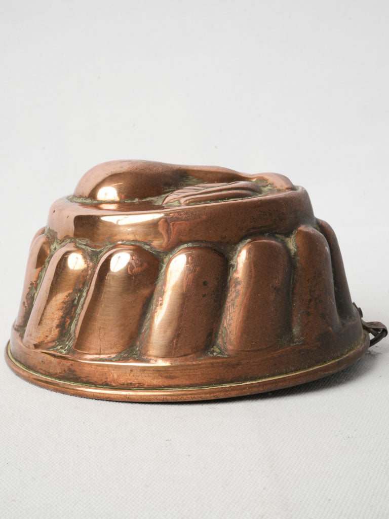 Elegant natural motif French mold  